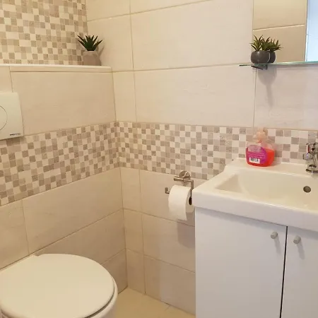 Ap Roko&dina Lejlighed *